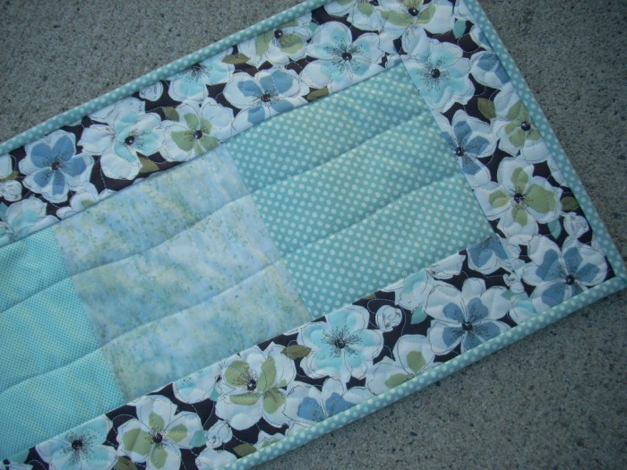 iced blue flower runner