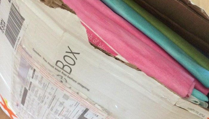 OH MY GOODNESS!!!! Brand new @izapearldesign fabric!!! Shall we unpack the box?? 