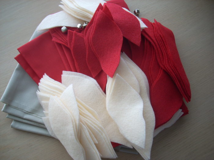 poinsettia pillow kit