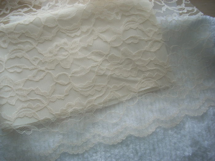 lace bib