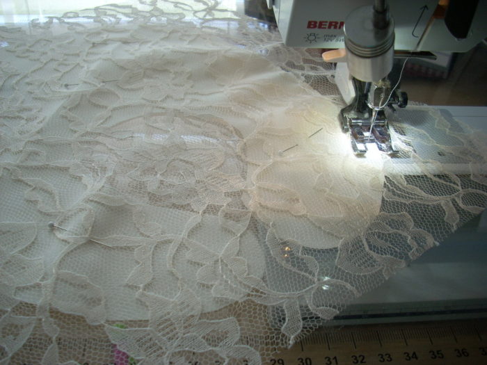 lace bib finish