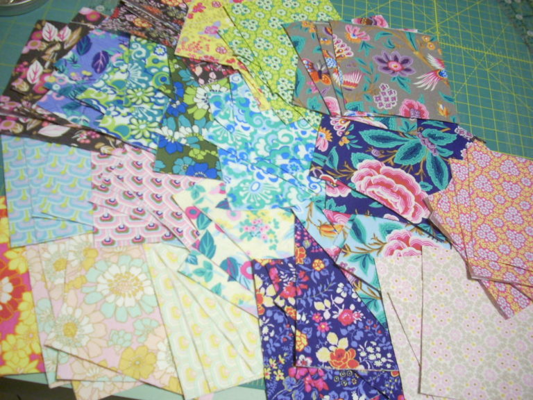 library of flowers centerpiece Silly Mama Quilts